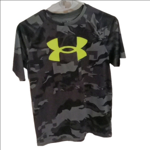 ( 315 )  HEATGEAR, SHADES OF GREY & BLACK CAMO SHORT SLEEVES PULLOVER TSHIRT
